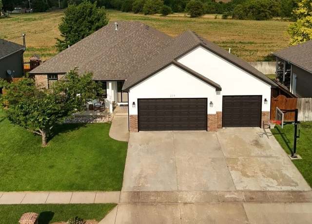 Property at 209 Greystone Dr, Salina, KS 67401, 5 beds, 3 baths