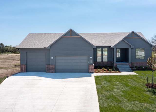 Property at 511 Glen Creek St, Newton, KS 67114, 5 beds, 3 baths
