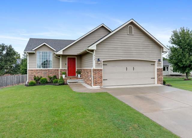 Property at 912 Sandalwood Cir, Augusta, KS 67010, 4 beds, 2 baths