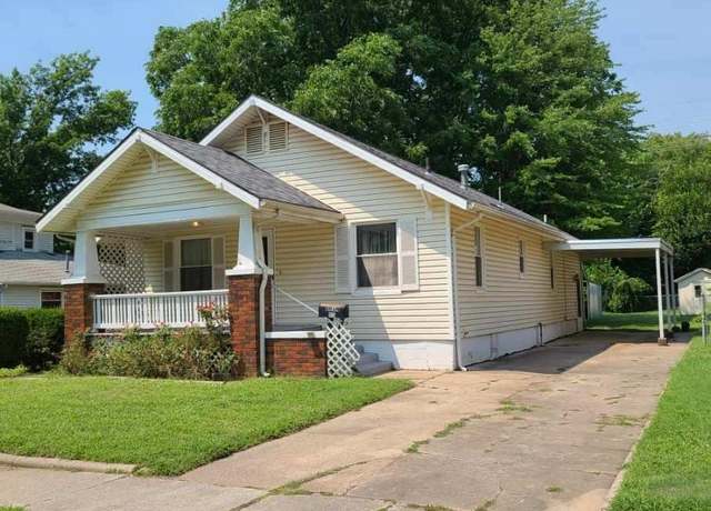 Property at 1118 E 12th Ave, Winfield, KS 67156, 2 beds, 2 baths