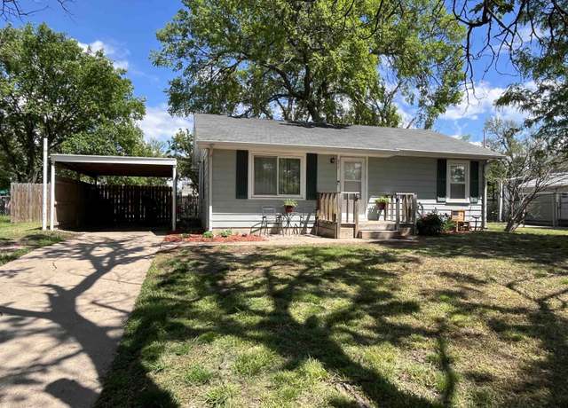Property at 877 Choctaw Ave, Salina, KS 67401, 2 beds, 1 bath