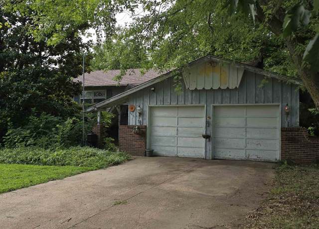 Property at 5801 E 17th St N, Wichita, KS 67208, 3 beds, 2 baths