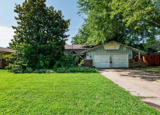Property at 5801 E 17th St N, Wichita, KS 67208, 3 beds, 2 baths