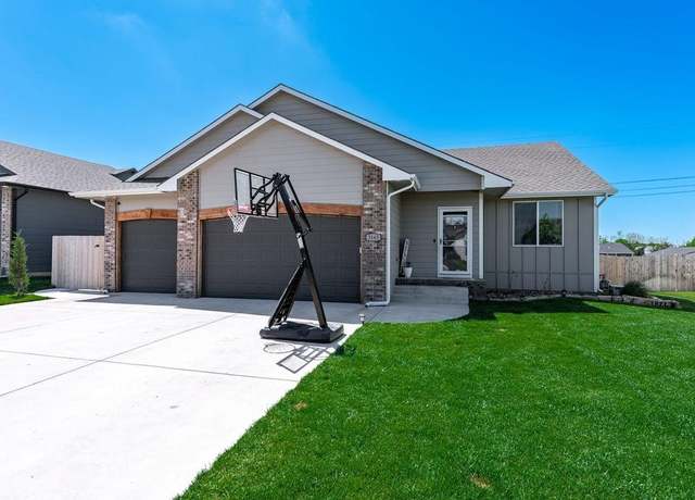 Property at 3143 E Reiss Ct, Park City, KS 67219, 6 beds, 3 baths
