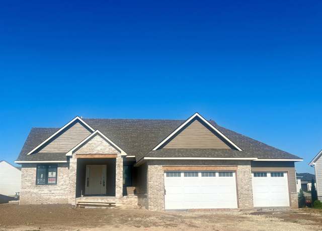 Property at 3710 N Crest Cir, Wichita, KS 67226, 6 beds, 3.5 baths