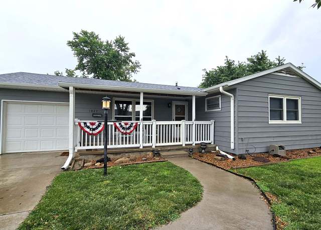 Property at 1827 Page Ave, Salina, KS 67401, 3 beds, 1 bath