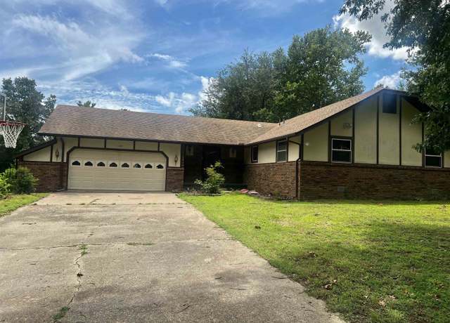 Property at 1605 Mullins Way, Arkansas City, KS 67005, 2 beds, 2 baths