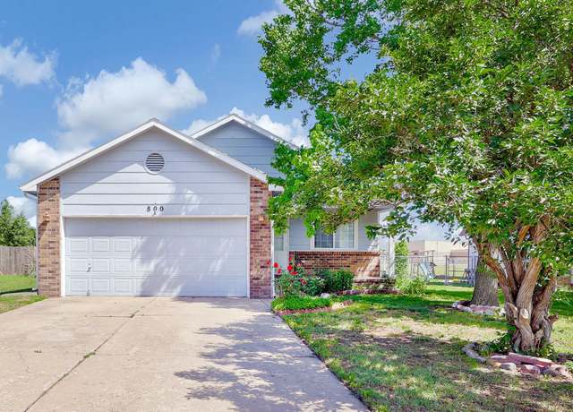 Property at 800 W Deerfield Cir, Valley Center, KS 67147, 3 beds, 2 baths