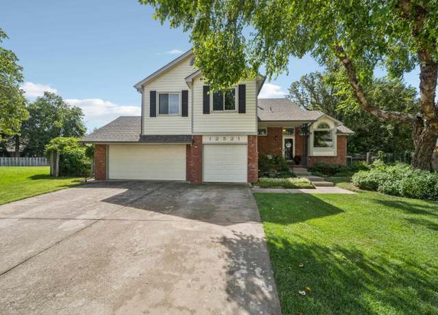 Property at 12521 W Hardtner Ct, Wichita, KS 67235, 4 beds, 3.5 baths