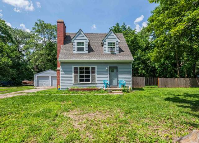 Property at 926 W 52nd St N, Wichita, KS 67204, 3 beds, 2 baths