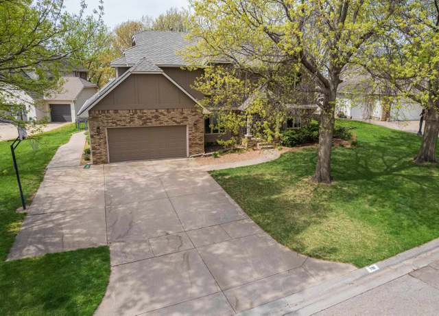 Property at 7911 W Birdie Lane Cir, Wichita, KS 67205, 5 beds, 3.5 baths