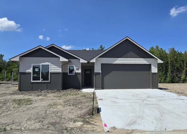 Property at 1220 SE 8th, Newton, KS 67114, 3 beds, 2 baths