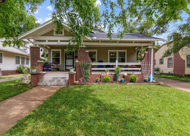 Property at 810 W 4th Ave, El Dorado, KS 67042, 3 beds, 2 baths