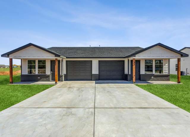 Property at 185 N Indian Lakes Dr, Clearwater, KS 67026, 3 beds, 2 baths