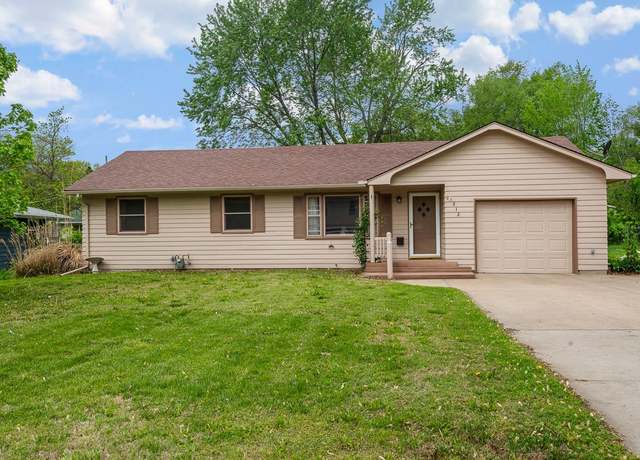 Property at 212 Elm St, Wellsville, KS 66092, 3 beds, 2 baths