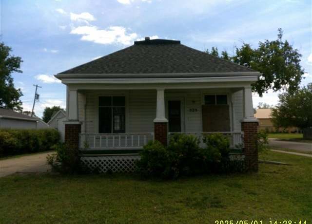 Property at 525 Washington St, Salina, KS 67401, 2 beds, 1 bath