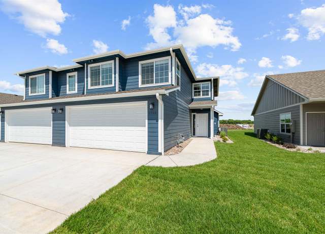 Property at 2725 Tim Rogers Ln, Salina, KS 67401, 3 beds, 3 baths
