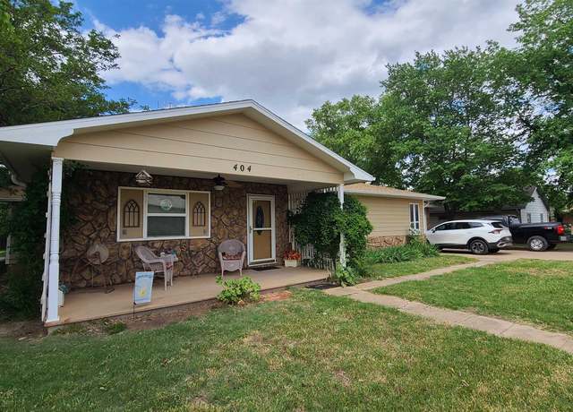 Property at 404 E 13th St, Harper, KS 67058, 3 beds, 1.5 baths
