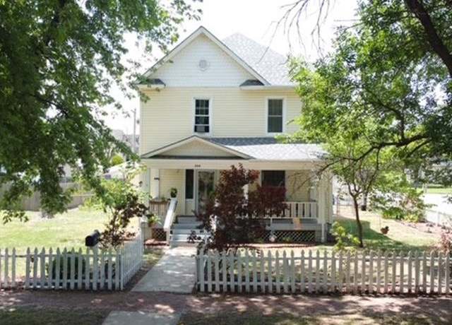 Property at 524 N B St, Wellington, KS 67152, 4 beds, 2 baths