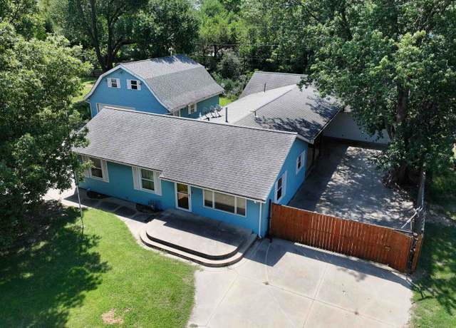 Property at 933 W 52nd St S, Wichita, KS 67217, 5 beds, 3 baths