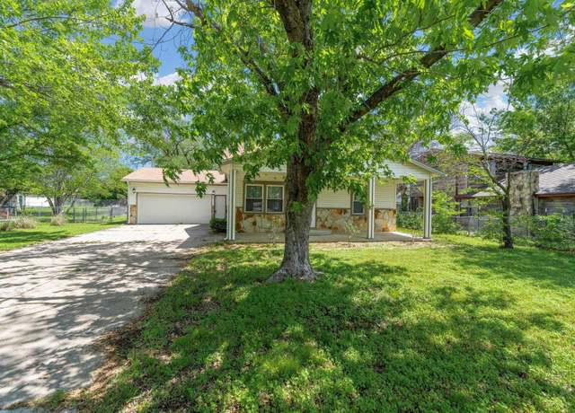 Property at 906 N St. Paul, Wichita, KS 67203, 4 beds, 2 baths
