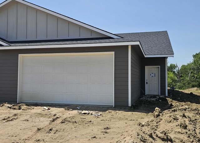 Property at 2933 S Bunker Hill Ct, Wichita, KS 67210, 3 beds, 2 baths