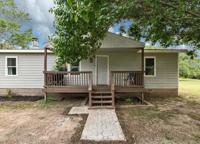 Property at 11099 SW 144th, Augusta, KS 67070, 3 beds, 2 baths