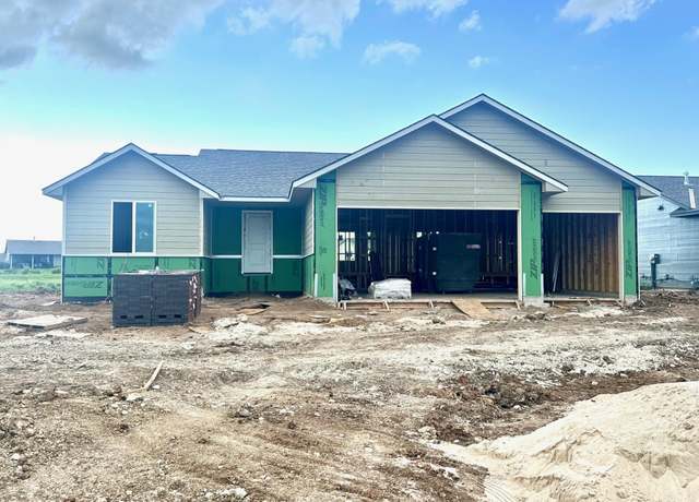 Property at 2815 N Rutland Ln, Augusta, KS 67010, 4 beds, 3 baths