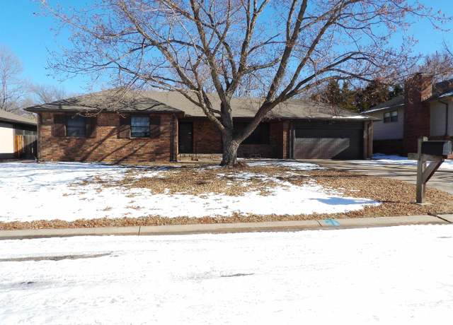 Property at 1114 N Crestline Cir, Wichita, KS 67212, 3 beds, 2 baths