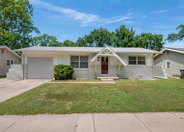 Property at 3908 W 19th St N, Wichita, KS 67203, 4 beds, 2 baths
