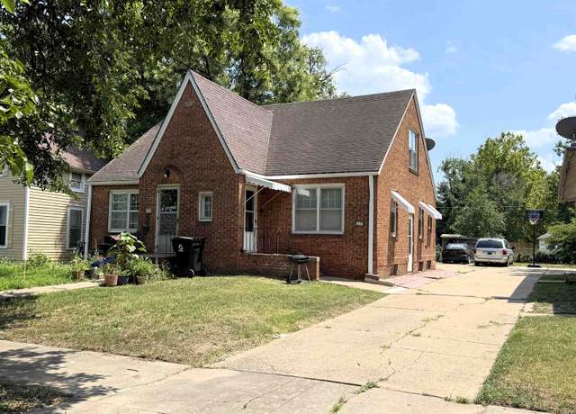 Property at 809-811 Park St, Salina, KS 67401, 2 beds