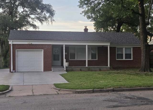 Property at 5810 E Oakwood Dr, Wichita, KS 67208, 2 beds, 1 bath
