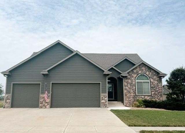 Property at 2326 Brookefield Dr, Salina, KS 67401, 4 beds, 3 baths