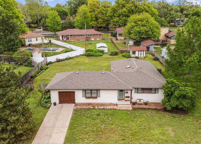 Property at 1610 N Park Ln, Augusta, KS 67010-0000, 3 beds, 1 bath