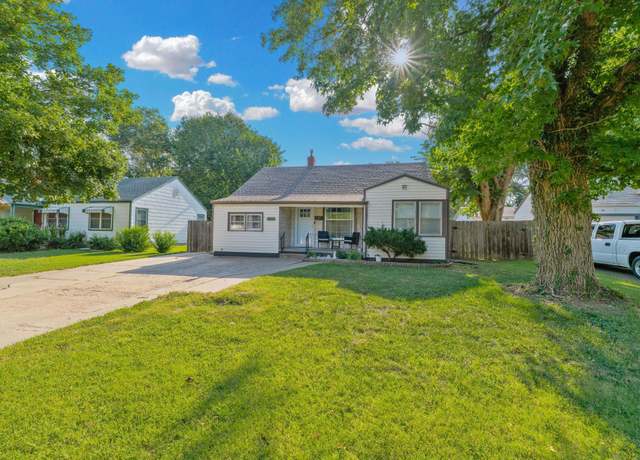 Property at 2032 S Crestway St, Wichita, KS 67218, 3 beds, 1 bath