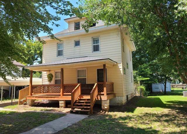 Property at 1115 Menor St, Winfield, KS 67156, 4 beds, 2 baths