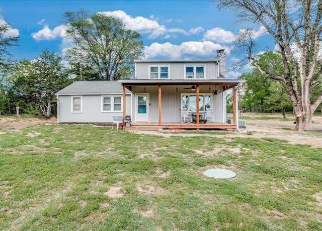 Property at 3704 E 43rd Ave, Hutchinson, KS 67502, 4 beds, 2 baths