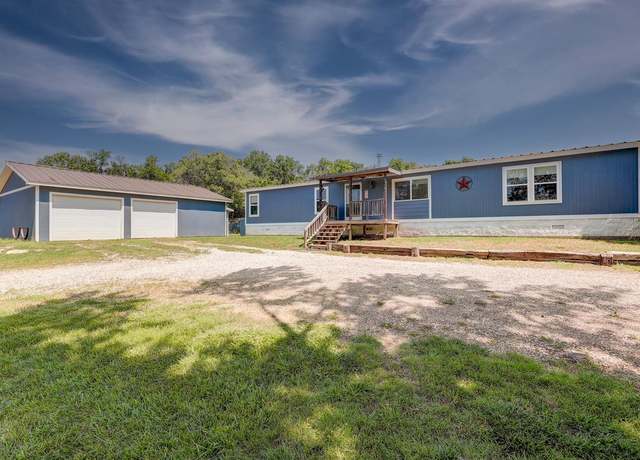 Property at 10714 284th Dr, Arkansas City, KS 67005, 4 beds, 2 baths