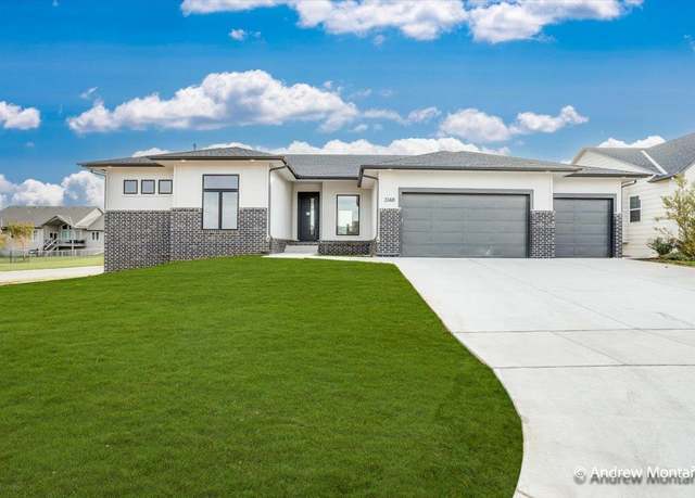 Property at 3148 Pine Grove Cir, Wichita, KS 67205, 5 beds, 3 baths