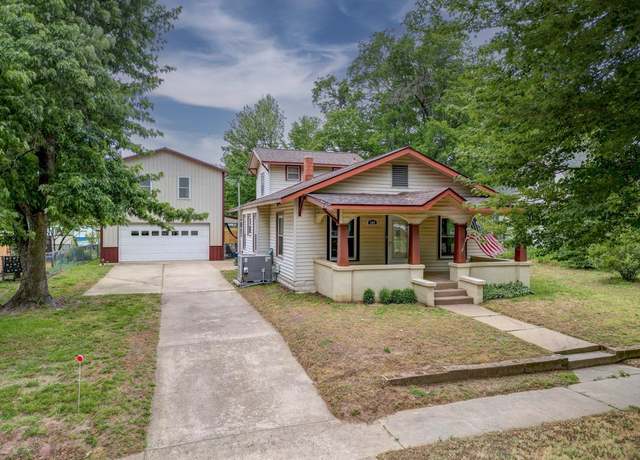 Property at 509 N 5th St, Arkansas City, KS 67005, 3 beds, 1.5 baths