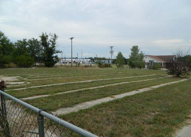 Property at 704 Wheat Rd, Winfield, KS 67156