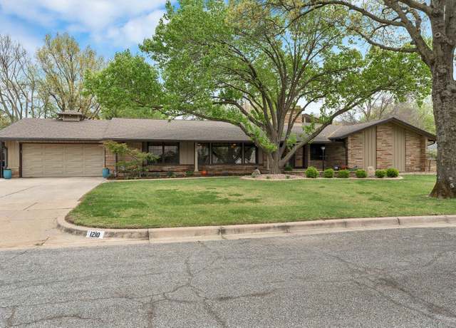 Property at 1210 N Willow Ln, Wichita, KS 67208, 4 beds, 4.5 baths