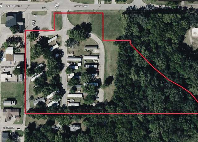 Property at 113 E Locust Ave, El Dorado, KS 67042