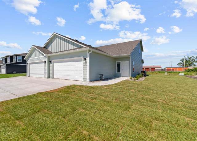 Property at 2700 Tim Rogers Ln, Salina, KS 67401, 3 beds, 3 baths