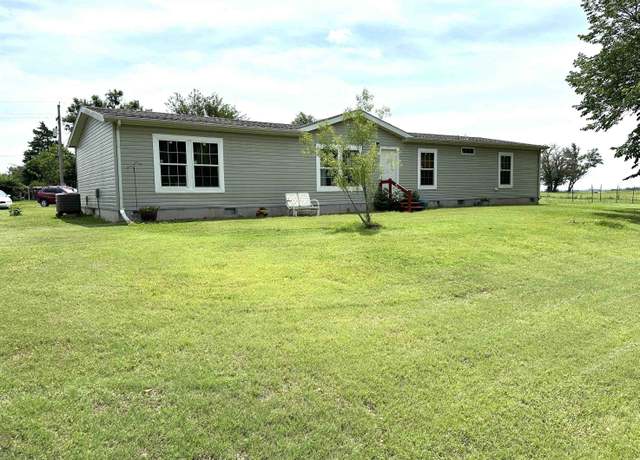 Property at 525 S Lincoln Ave, Anthony, KS 67003, 4 beds, 2 baths
