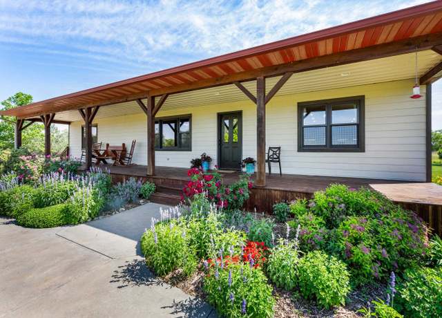 Property at 7650 S Halstead Rd, Halstead, KS 67056, 4 beds, 3 baths