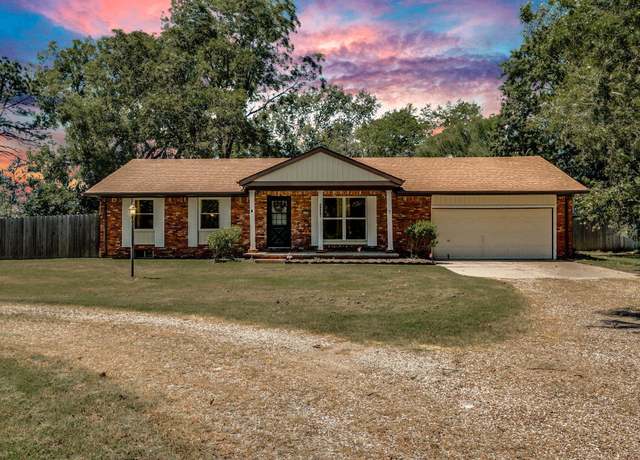 Property at 8359 S Millsap Dr, Derby, KS 67037, 3 beds, 2 baths