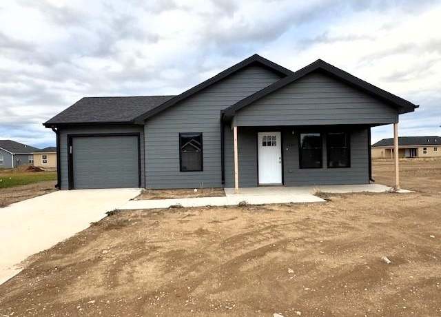 Property at 1201 Nautical Dr, Salina, KS 67401, 3 beds, 2 baths