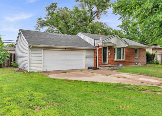 Property at 1202 W Alcott St, Wichita, KS 67204, 2 beds, 1 bath