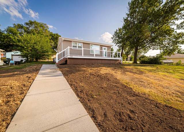 Property at 328 W 17th St, Concordia, KS 66901, 3 beds, 2 baths